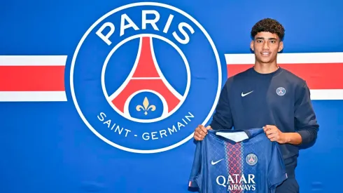 Khalil Ayari assinou contrato com o PSG