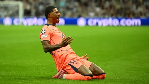 Rashford celebra gol pelo Barcelona contra o Newcastle. Foto: Clive Mason