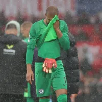 Robert Sanchez, goleiro do Chelsea, pede desculpas após expulsão contra o Manchester United