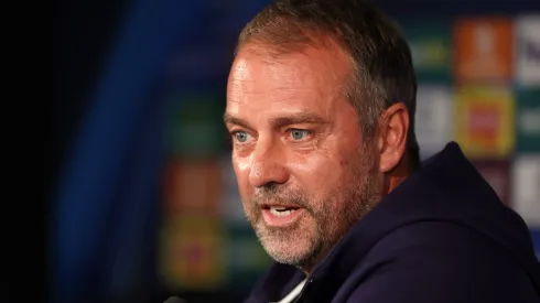 Hansi Flick é o técnico do Barcelona. (Photo by George Wood/Getty Images)