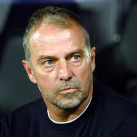 Hansi Flick cutuca Real Madrid em fala sobre a Bola de Ouro: “Mostrar respeito”