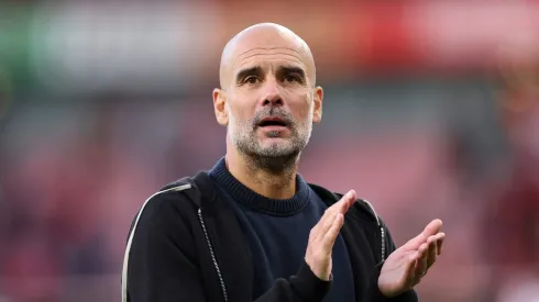 Guardiola sofre com Manchester City se defendendo contra Arsenal. (Photo by Justin Setterfield/Getty Images)