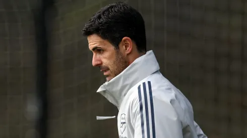 Arteta no Arsenal vive situação similar a de Guardiola no Barcelona. (Photo by Harry Murphy/Getty Images)