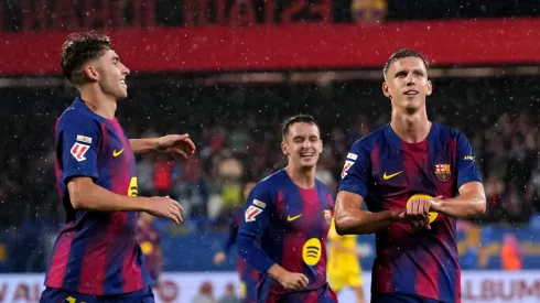 Dani Olmo comemora gol pelo Barcelona diante do Getafe. Foto: Alex Caparros/Getty Images