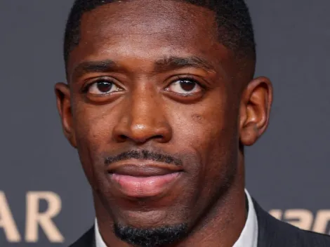 Ousmane Dembélé entrega Bola de Ouro para torcedores do PSG