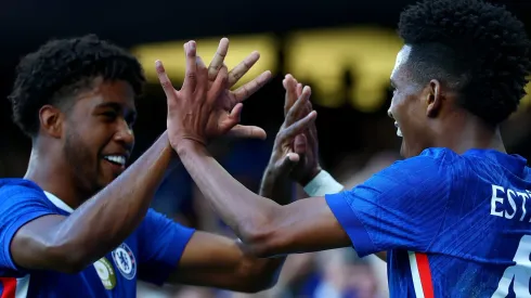 Torcida do Chelsea quer Estêvão e Andrey Santos como titulares contra o Brighton na Premier League. (Photo by Bryn Lennon/Getty Images)