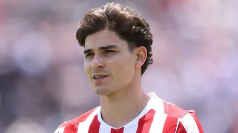 Barcelona pode ver Julián Álvarez, do Atlético de Madrid, assinar com o Liverpool. (Photo by Stu Forster/Getty Images)