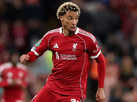 Arne Slot não poupa críticas para Hugo Ekitiké após expulsão