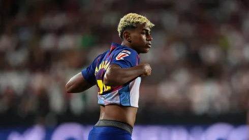 Lamine Yamal durante jogo contra o Rayo Vallecano (Foto: Angel Martinez/Getty Images)