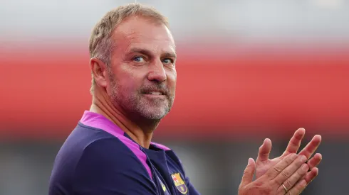 Hansi Flick, técnico do Barcelona. (Foto: Judit Cartiel/Getty Images)