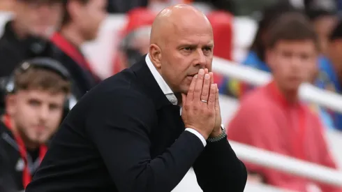 Arne Slot pelo Liverpool. (Foto: Carl Recine/Getty Images)