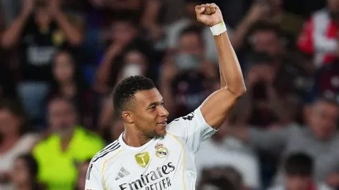 Mbappé desafia recordes de Cristiano Ronaldo e coloca seu nome entre os maiores artilheiros da história do Real Madrid. (Photo by Aitor Alcalde/Getty Images)