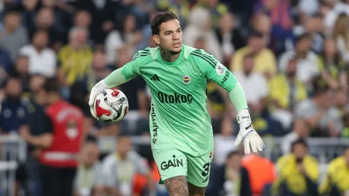 Torcida do Manchester City critica Ederson após gols sofridos em Dínamo Zagreb X Fenerbahçe. (Photo by Ahmad Mora/Getty Images)