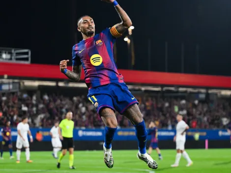 Hansi Flick descarta lesão de Raphinha no Barcelona