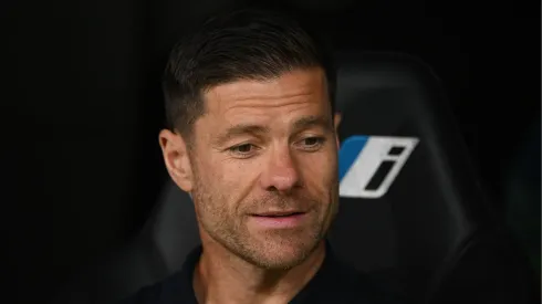 Xabi Alonso no banco durante Levante x Real Madrid (Foto: Denis Doyle/Getty Images)