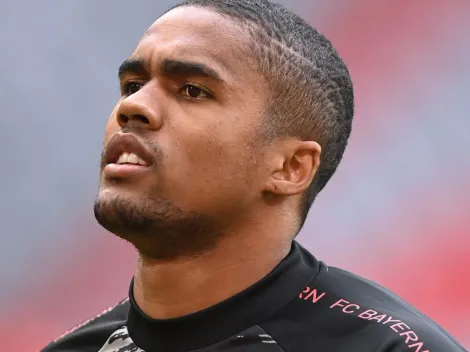 Grêmio descarta a contratação do atacante Douglas Costa