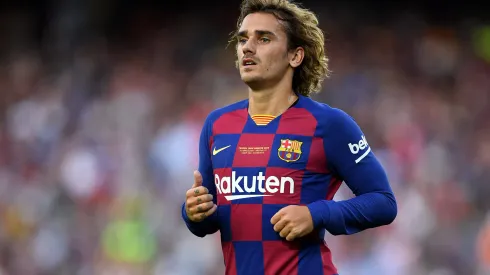 Antoine Griezmann, do FC Barcelona, observa durante o amistoso do Troféu Joan Gamper entre o FC Barcelona e o Arsenal, no Camp Nou, em 4 de agosto de 2019, em Barcelona, Espanha. Foto: David Ramos/Getty Images