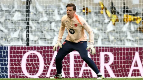 NEWCASTLE UPON TYNE, ENGLAND – SEPTEMBER 17: Wojciech Szczesny of FC Barcelona takes part in an exercise during a training session ahead of the UEFA Champions League 2025/26 League Phase MD1 against Newcastle United at St James' Park on September 17, 2025 in Newcastle upon Tyne, England. (Photo by George Wood/Getty Images)