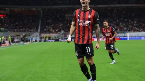 Christian Pulisic, do Milan, comemora após marcar o gol que deu ao time uma vantagem de 3 a 0 durante a partida das oitavas de final da Coppa Italia Frecciarossa entre Milan e US Lecce no Estádio Giuseppe Meazza em 23 de setembro de 2025 em Milão, Itália. Foto: Jonathan Moscrop/Getty Images