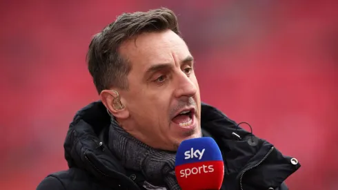 Neville durante final da Carabao Cup de 2023 (Foto: Eddie Keogh/Getty Images)