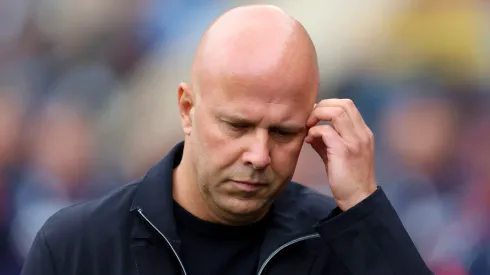 Arne Slot, treinador do Liverpool (Foto: Tom Dulat/Getty Images)