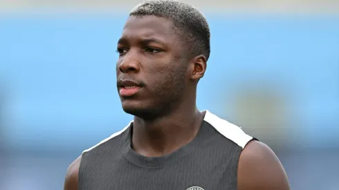 Real Madrid quer tirar Moisés Caicedo do Chelsea, mas contrato longo atrapalha acordo (Photo by David Ramos/Getty Images)