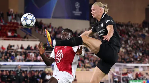 Erling Haaland brilhou no primeiro tempo, mas saiu frustrado: para ele, o Manchester City deixou escapar uma vitória certa diante do Mônaco ao vacilar no segundo tempo. (Photo by Alex Pantling/Getty Images)