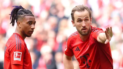 Chelsea quer Olise, do Bayern, para jogar com Estêvão e prepara proposta de R$ 625 milhões. (Photo by Alexander Hassenstein/Getty Images)