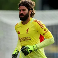 Liverpool confirma Alisson fora e faz testes para ter Ekitiké e Chiesa contra o Chelsea