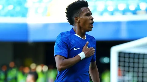 Estêvão marca seu primeiro gol na Europa e decide clássico entre Chelsea X Liverpool na Premier League. (Photo by Bryn Lennon/Getty Images)