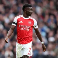 Saka registra 100º envolvimento em gol na vitória que marca seu 200º jogo pela Premier League