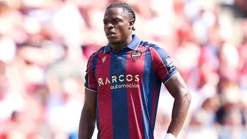 Karl Etta Eyong em jogo do Barcelona. (Foto: Pedro Salado/Getty Images)