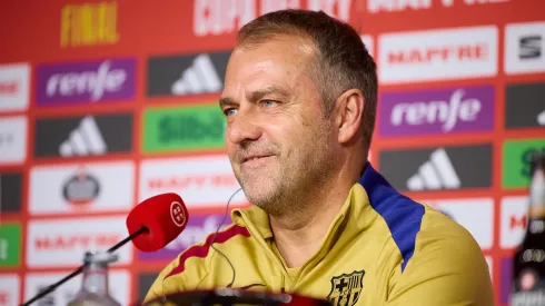 Hansi Flick pelo Barcelona. (Foto: Fran Santiago/Getty Images)