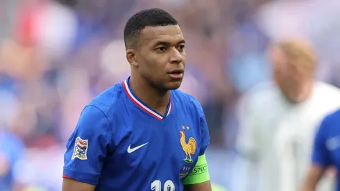 Mbappé em jogo pela Seleção da França.