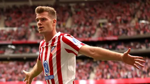 Sørloth comemora gol do Atlético de Madrid contra o Real Madrid