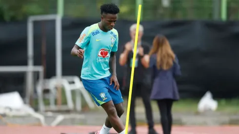Vini Jr. em treino da Seleção Brasileira.