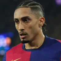 Raphinha se torna alvo do Manchester United e pode deixar o Barcelona antes do previsto