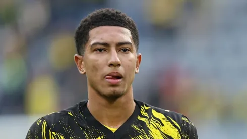 Jobe Bellingham em ação pelo Borussia Dortmund.