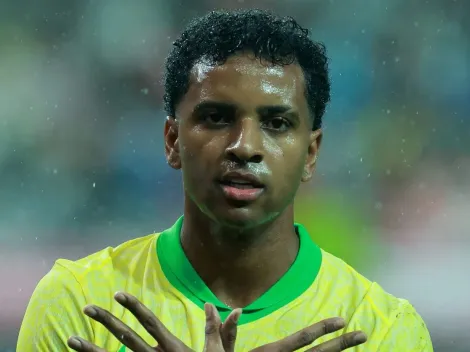 Rodrygo marca duas vezes pelo Brasil