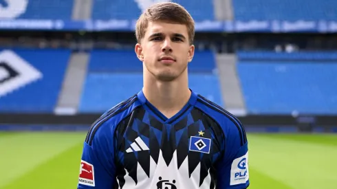 HAMBURG, GERMANY – SEPTEMBER 17: Luka Vuskovic of Hamburger SV poses during the team presentation on September 17, 2025 in Hamburg, Germany. (Photo by Marc Carrena/Getty Images)