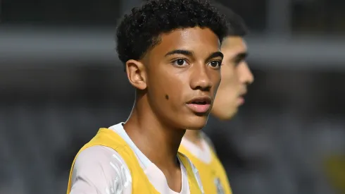 Chelsea não para em Estêvão e quer contratar Robinho Jr, do Santos. Foto: Jota Erre/AGIF