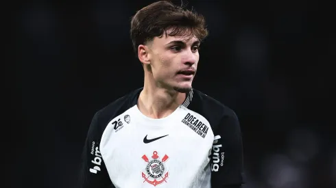 Breno Bidon, meia do Corinthians, está na mira do Manchester United.