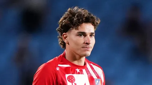 Marc Bernal, do Barcelona, quer ver Julián Álvarez no clube catalão. (Photo by Jose Manuel Alvarez Rey/Getty Images)