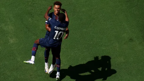 A boa notícia é a possível volta de nomes importantes, como Dembélé e Doué, que reforçam o time em um momento decisivo da temporada e antecedem o confronto pela Liga dos Campeões contra o Bayer Leverkusen. (Foto: Luke Hales/Getty Imagens)