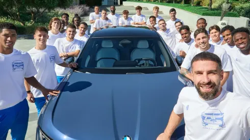 Pelo quarto ano seguido, o Real Madrid oferece aos jogadores a escolha de carros BMW como parte de sua estrutura de benefícios. (Foto: Reprodução/Twitter Real Madrid)