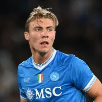Rasmus Højlund decola após fracasso no Manchester United e vira referência do Napoli na temporada