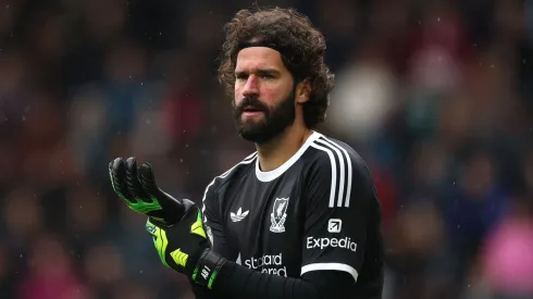 Alisson desfalca o Liverpool contra o Manchester United