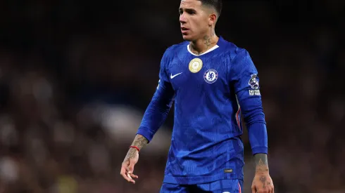 Enzo Fernández em ação pelo Chelsea (Photo by Justin Setterfield/Getty Images)