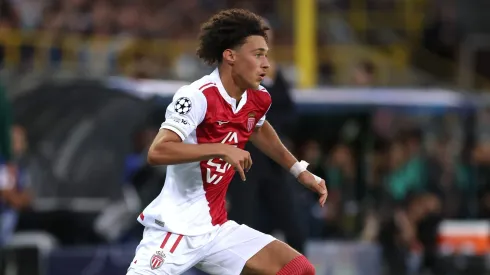 O Paris Saint-Germain definiu Maghnes Akliouche, destaque do Monaco, como alvo prioritário para a janela de transferências de inverno. (Photo by Dean Mouhtaropoulos/Getty Images)