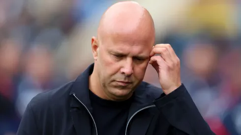 Arne Slot, do Liverpool. (Foto: Tom Dulat/Getty Images)